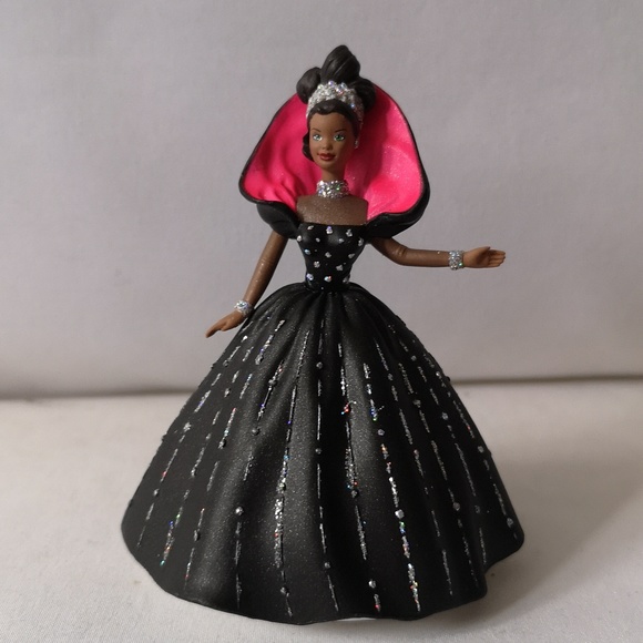 Vintage 1998 Hallmark "African-American Holiday Barbie" Ornament in Original Box - Picture 4 of 7